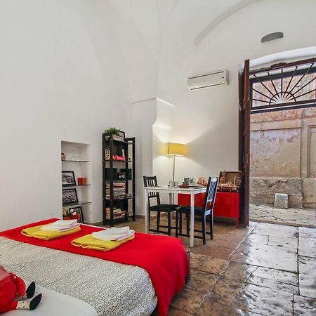 B&B Affittacamere Del Teatro Brindisi Bagian luar foto